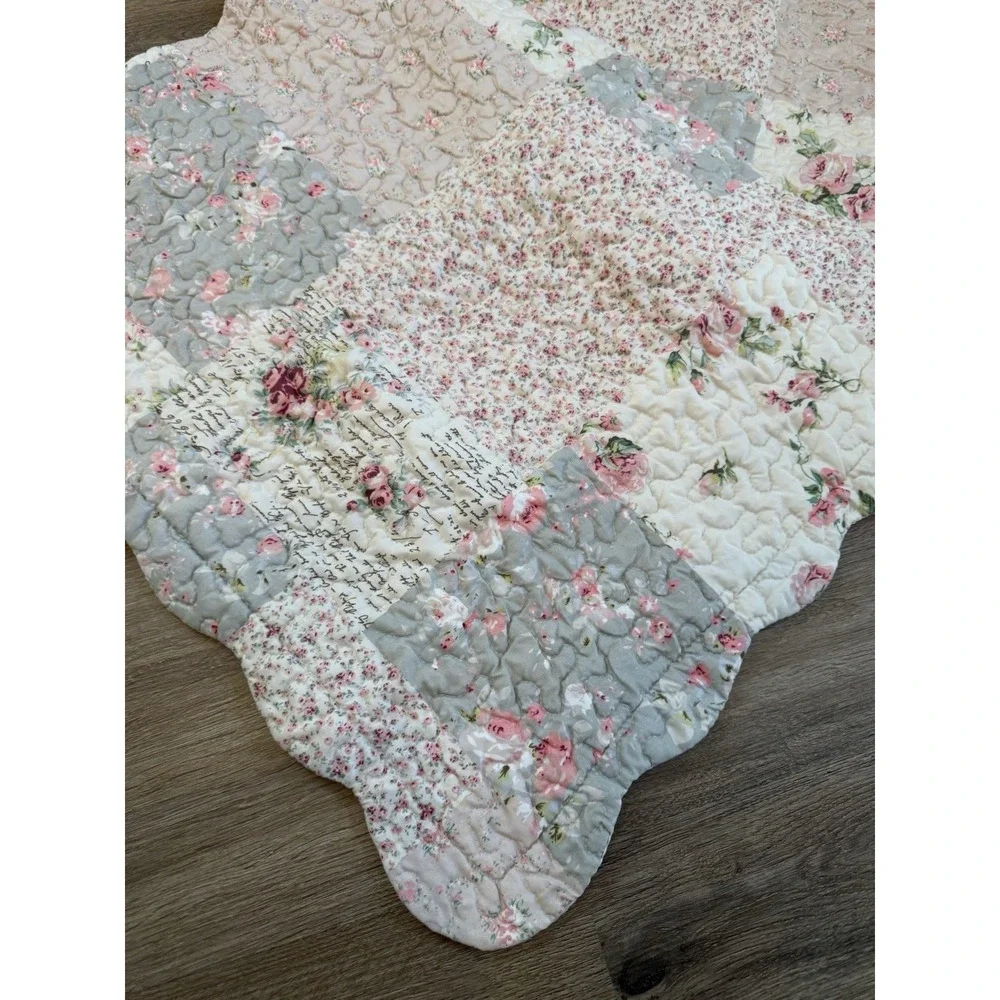 Queen pillow‎ shams, reversible Floral Patchwork, Beautiful Condition